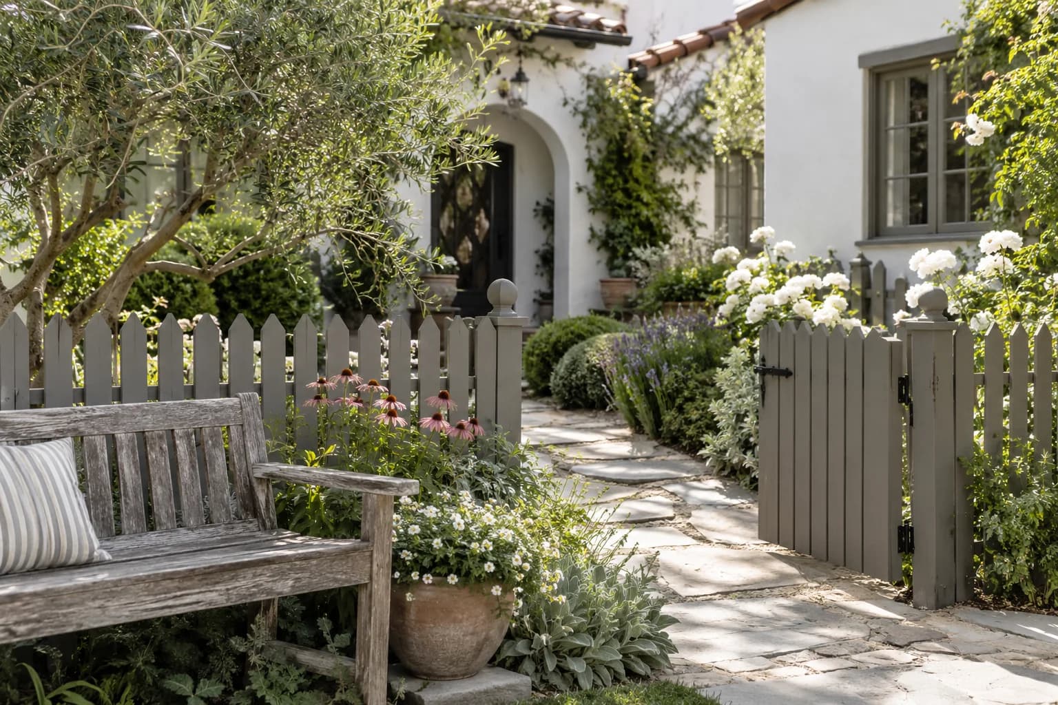 Fences & garden structures featuring Chelsea Gray paint