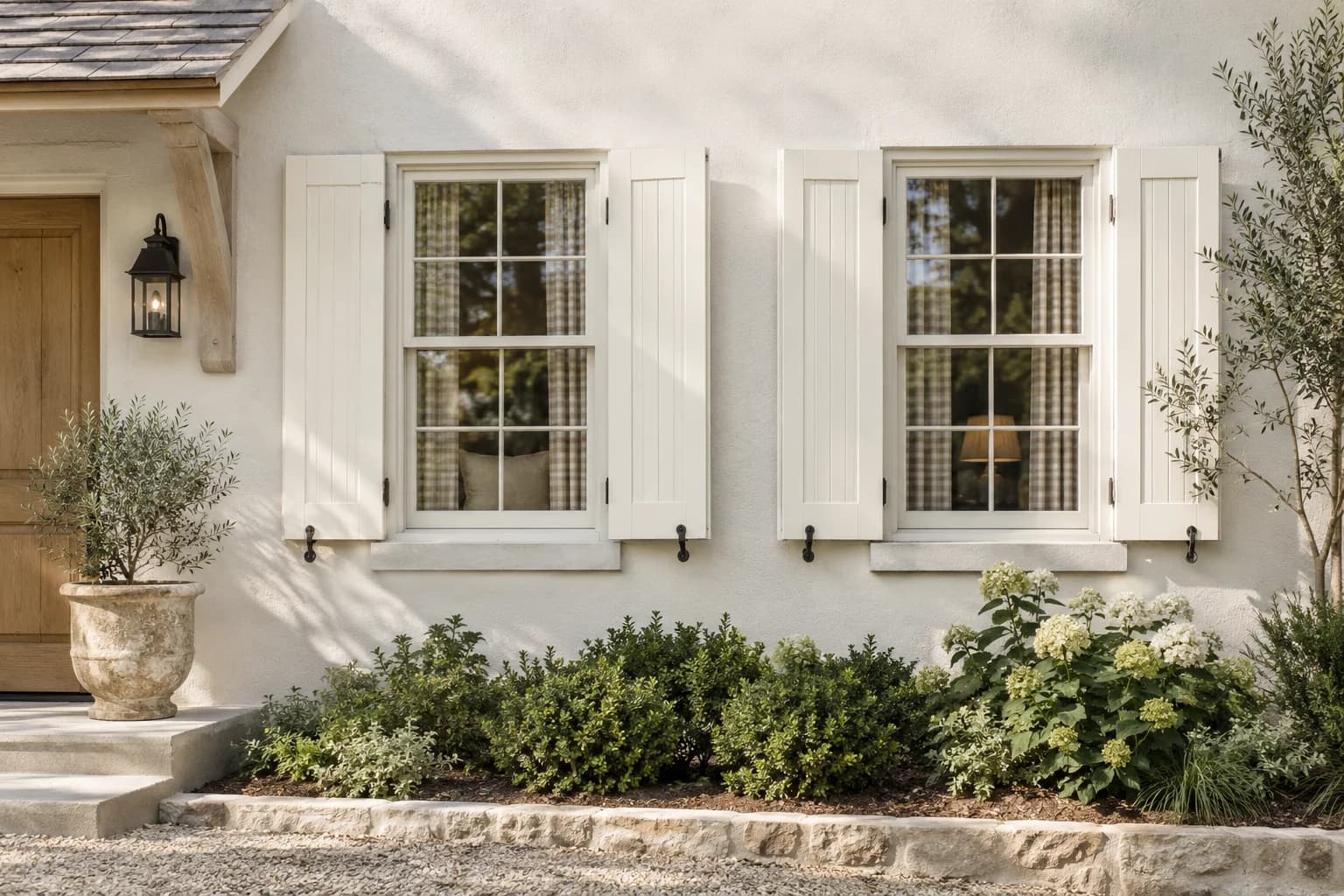 Shutters & trim featuring Whisper paint