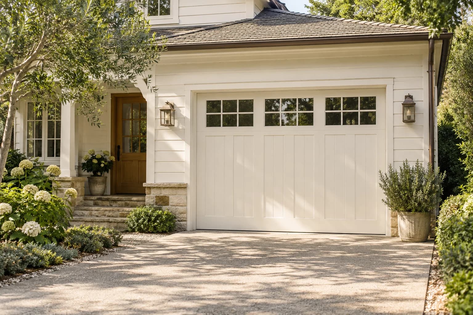 Garage door featuring Pointing paint