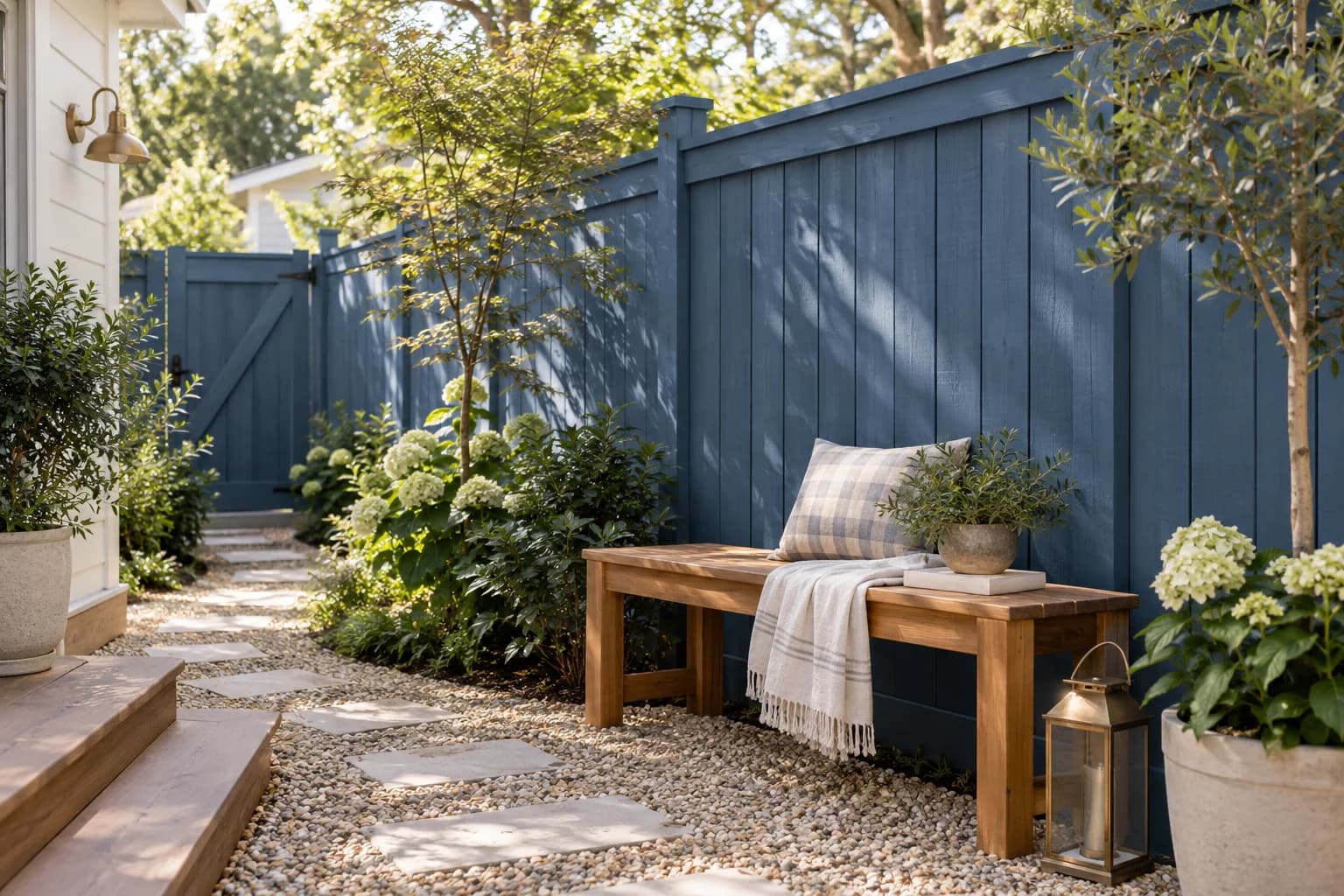 Fences & garden structures featuring Chinese Porcelain paint