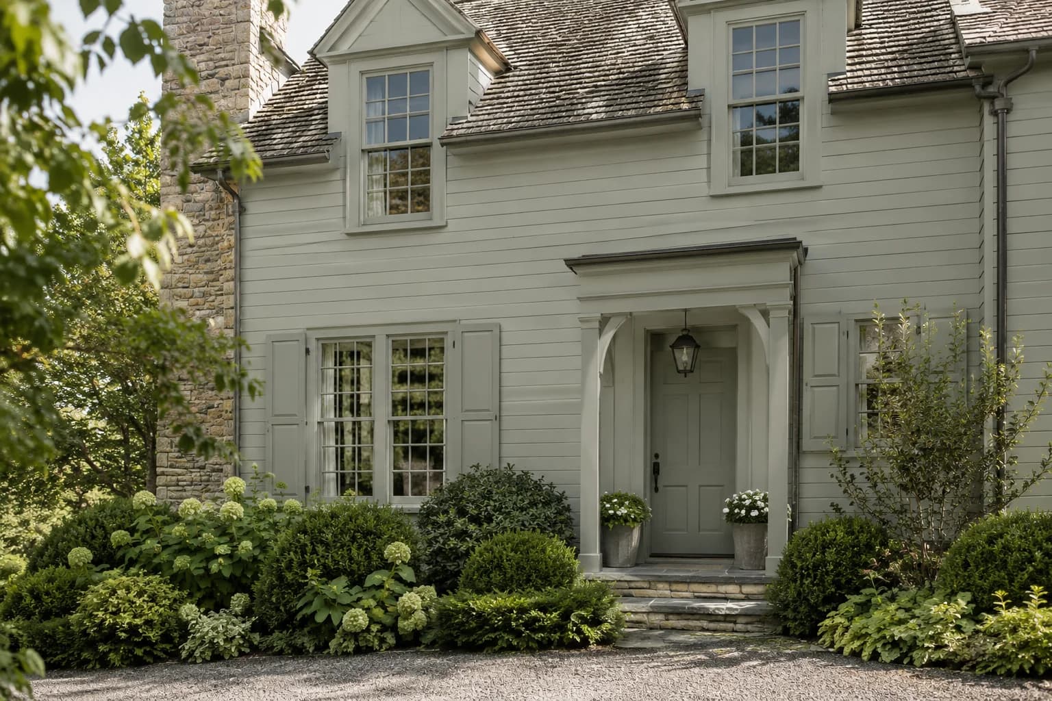 Shutters & trim featuring Oyster Bay paint