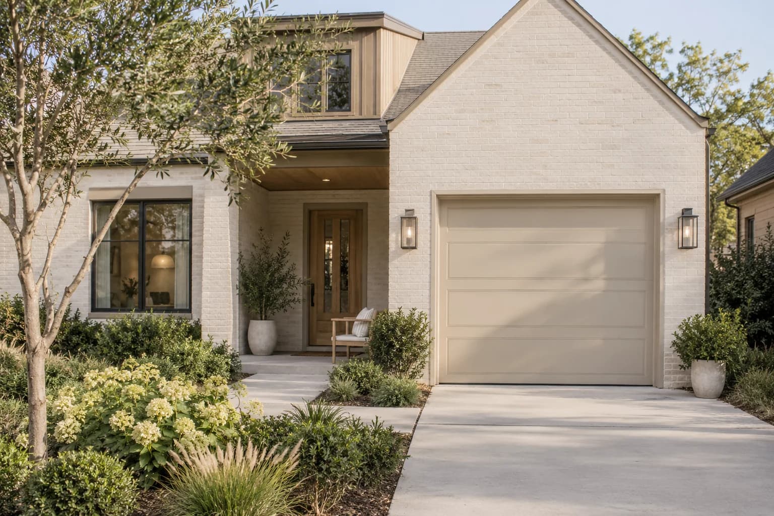 Garage door featuring Accessible Beige paint