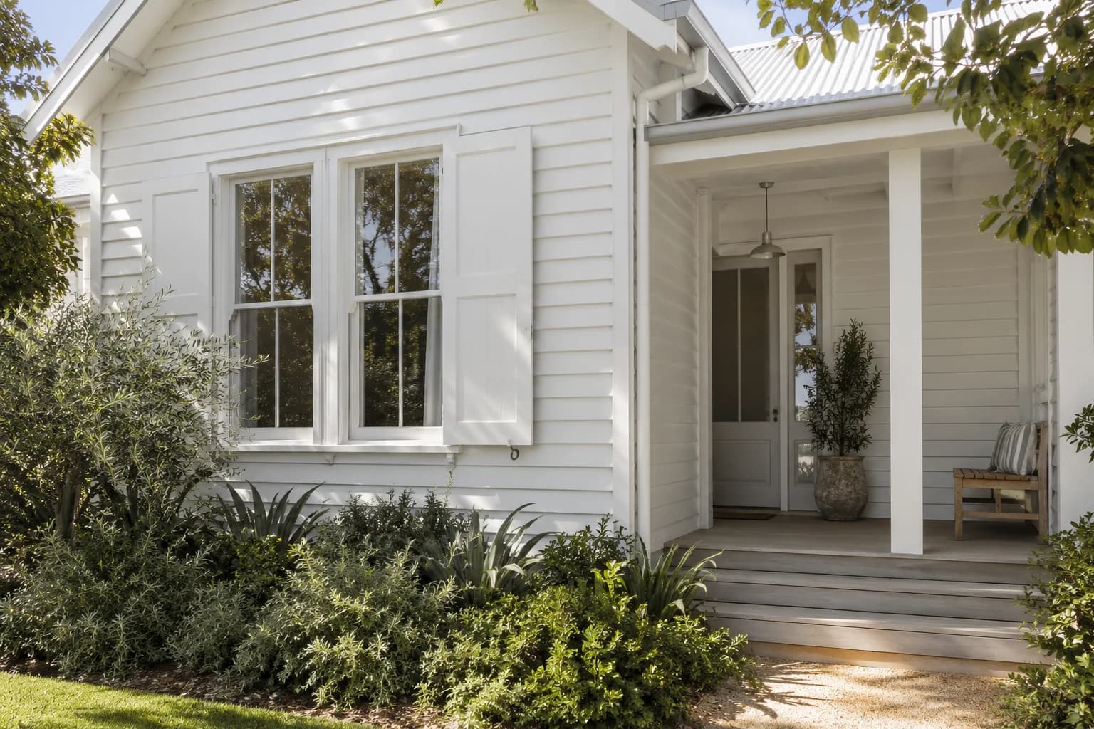 Shutters & trim featuring Extra White paint